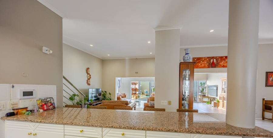 6 Bedroom Property for Sale in Vergesig Western Cape